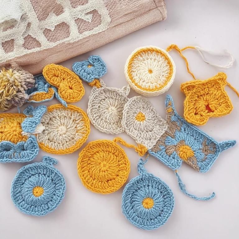 Small Crochet Projects Compared: Top Kits & Patterns for Beginners & Experts