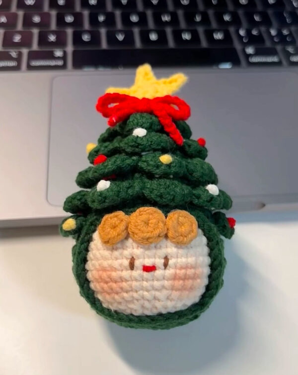 Handcrafted DIY Christmas Tree Dango Keychains – Adorable Crochet Gifts for a Festive Holiday Touch - Image 7