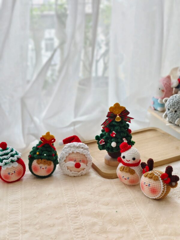 Handmade Crochet Amigurumi Christmas Keychain Ornaments – Festive Wool Plushies for Gifts, Décor & Holiday Cheer - Image 2