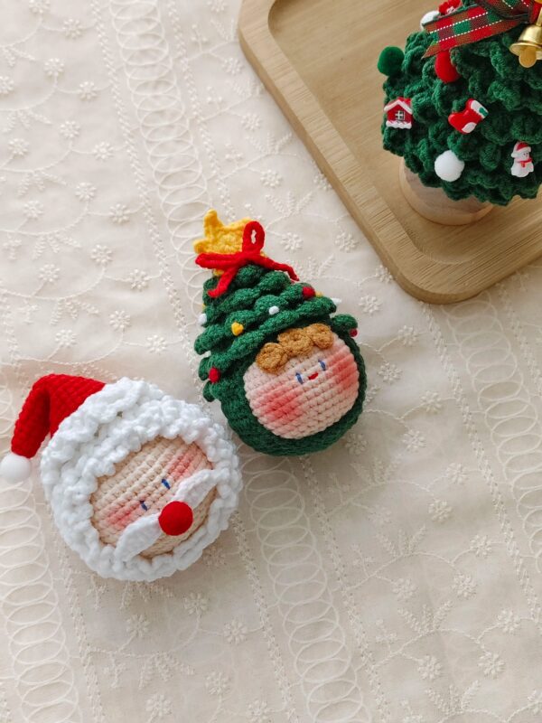 Handmade Crochet Amigurumi Christmas Keychain Ornaments – Festive Wool Plushies for Gifts, Décor & Holiday Cheer - Image 5
