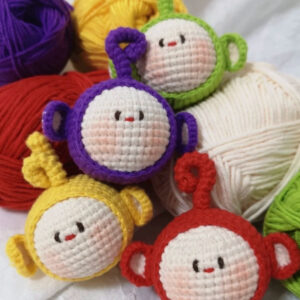 Adorable Handmade Crochet Amigurumi Doll Keychain – Unique DIY Wool Yarn Plushie Gift Adorable Handmade Crochet Amigurumi Doll Keychain – Unique DIY Wool Yarn Plushie Gift