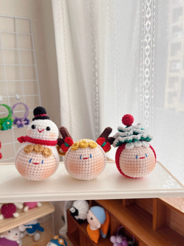 Handmade Crochet Amigurumi Christmas Keychain Ornaments – Festive Wool Plushies for Gifts, Décor & Holiday Cheer - Image 3